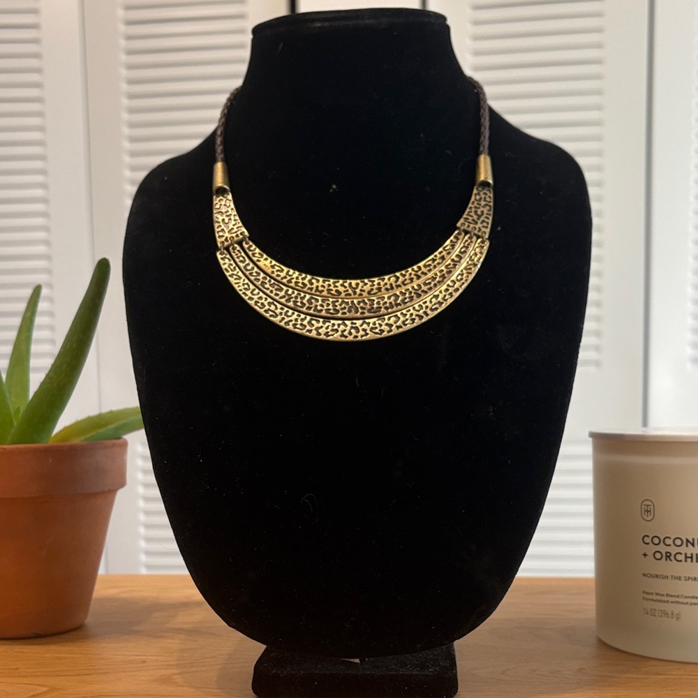 Elegant Gold-Toned Necklace